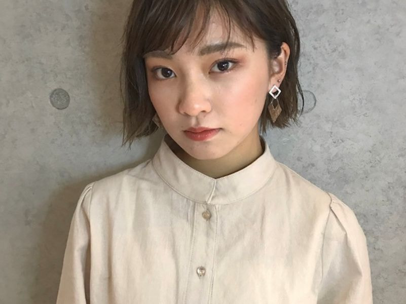 外ハネボブの女性