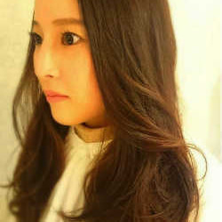 ロングヘアーの女性