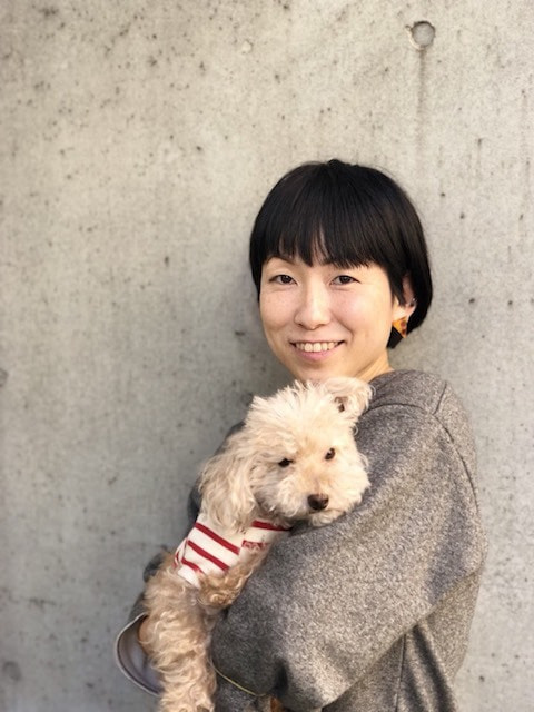 なるとを抱っこしてる野澤さちこ