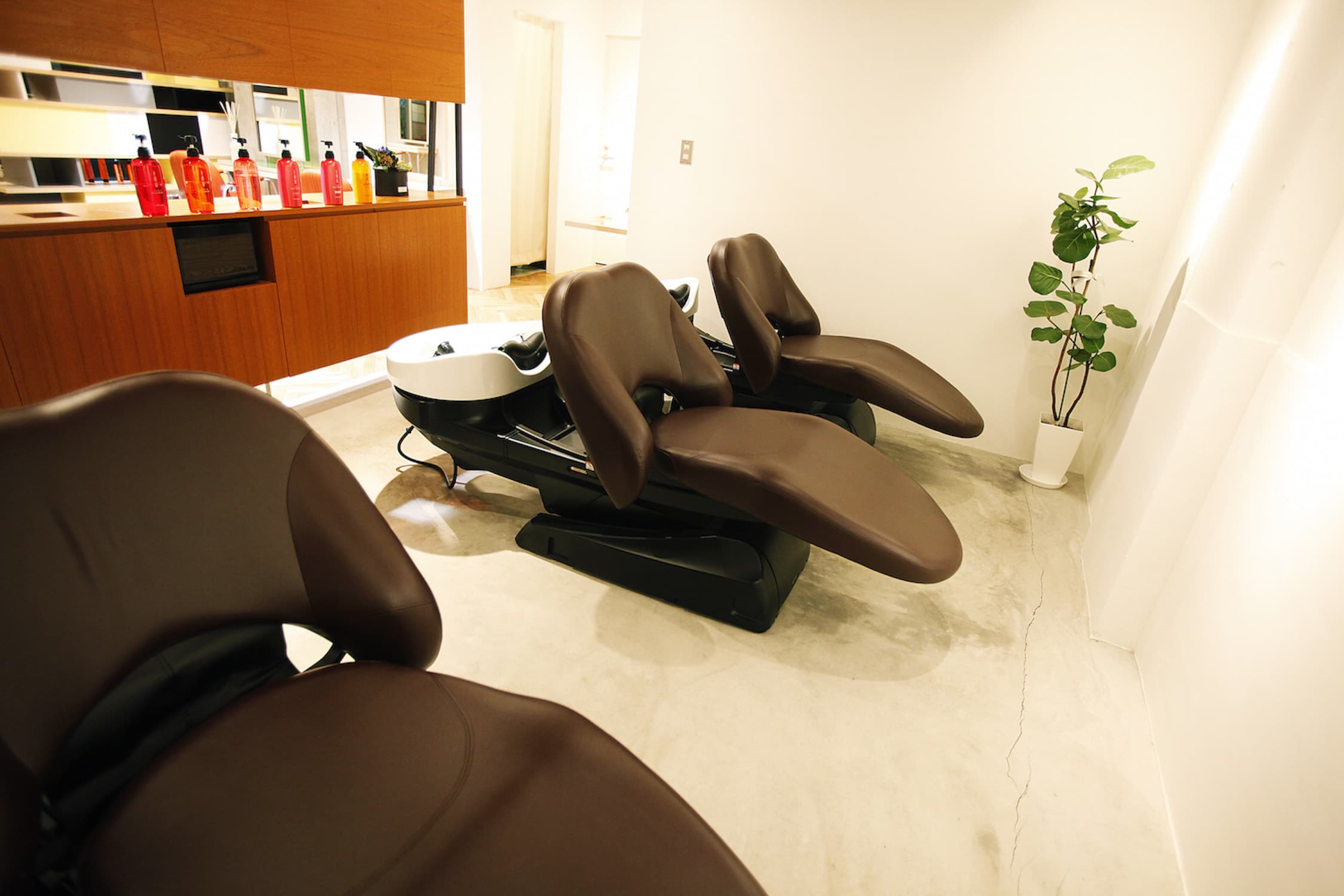 TOCA極上のシャンプー台が3台