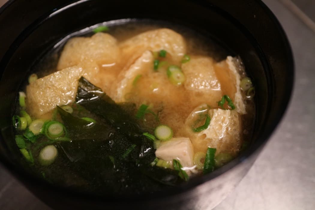 味噌汁の中に海藻