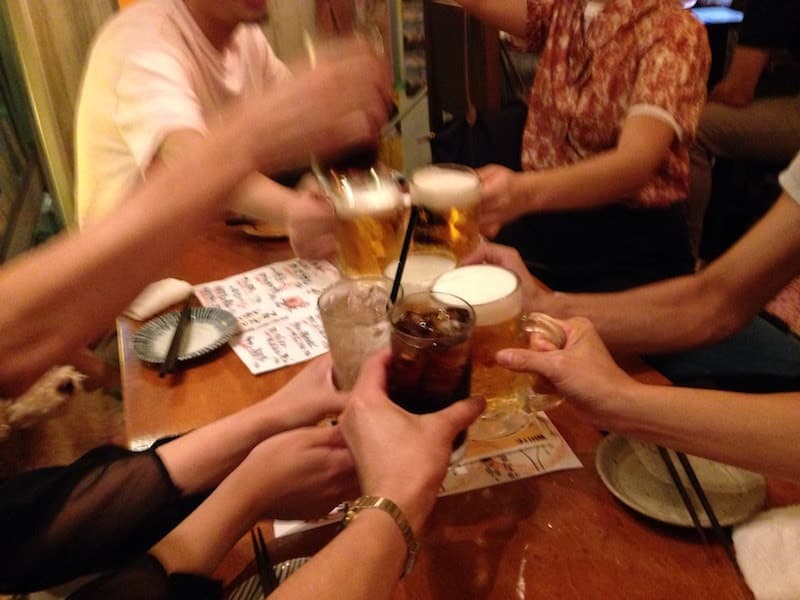 スタッフと６周年の乾杯