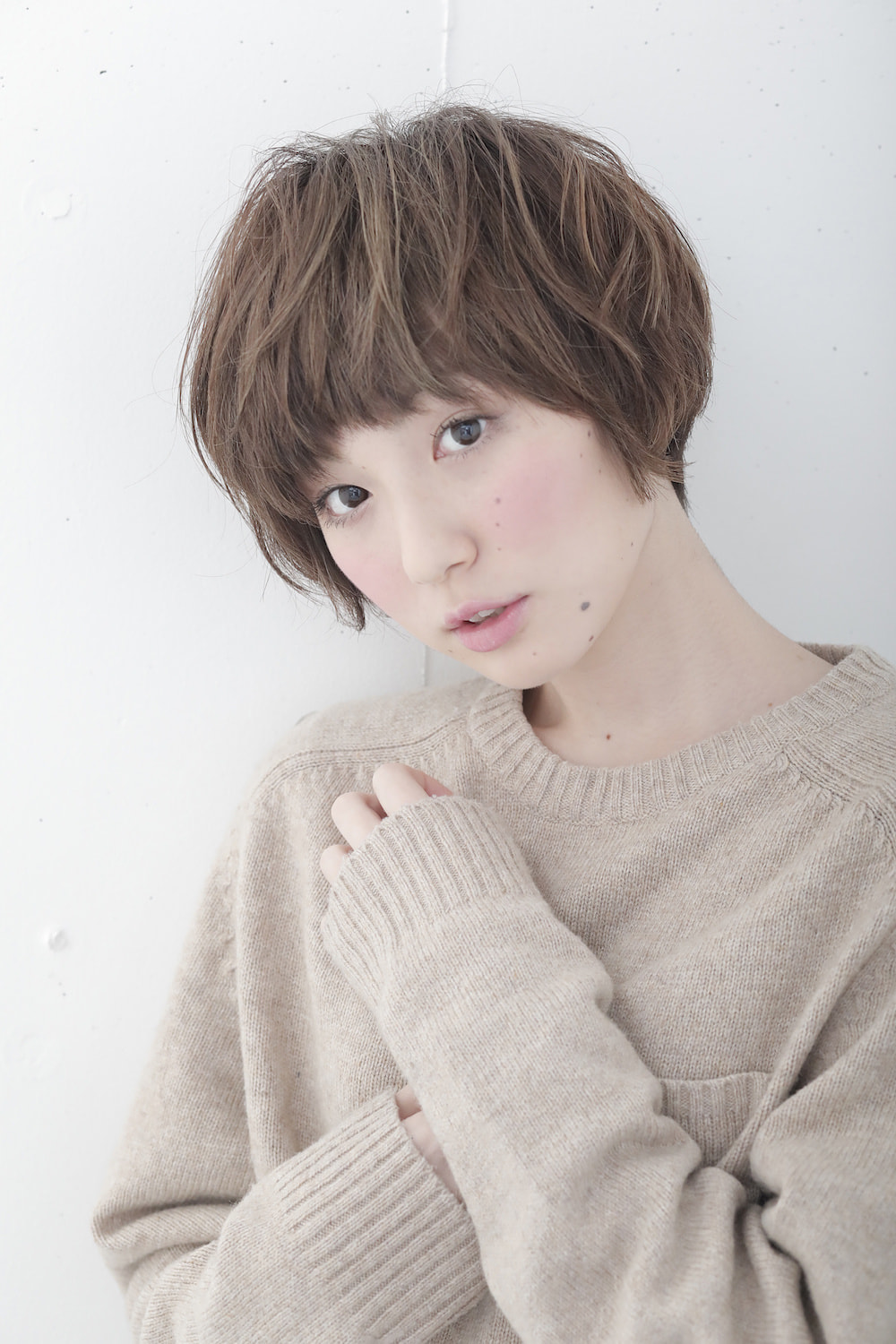 マッシュショートヘアスタイル(斜め横)