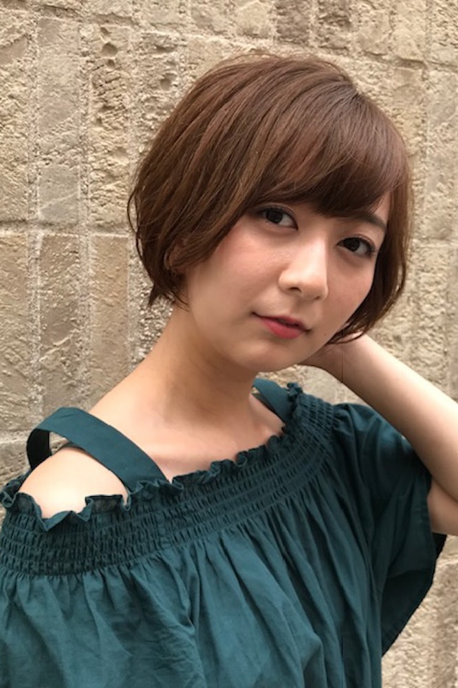 愛されショートボブヘアの女性